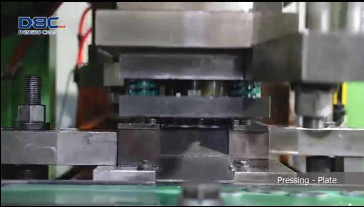 链条在传动时如何张紧的？